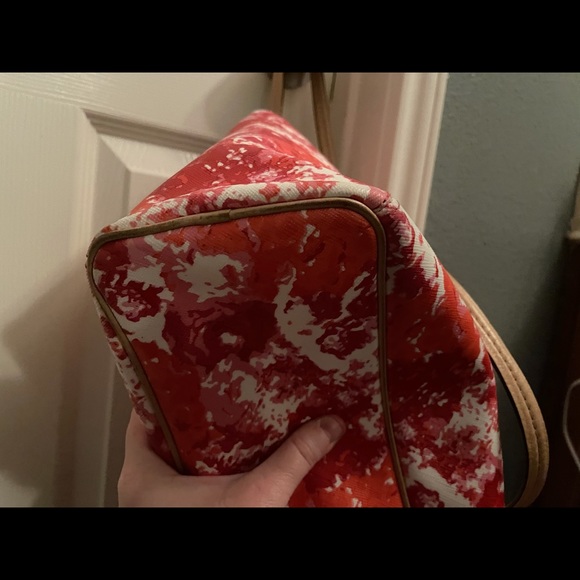 Coach tote in GUC - Picture 6 of 9